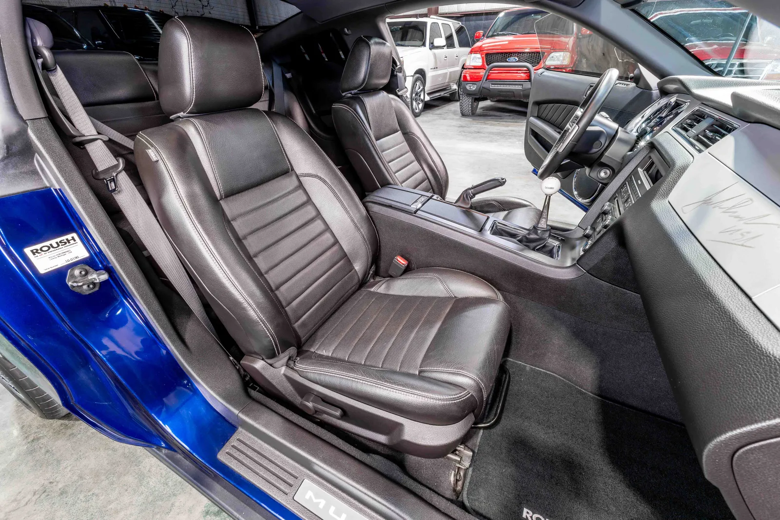 2010-Ford-Mustang-Kona Blue-1ZVBP8CH7A5116334--48.jpg